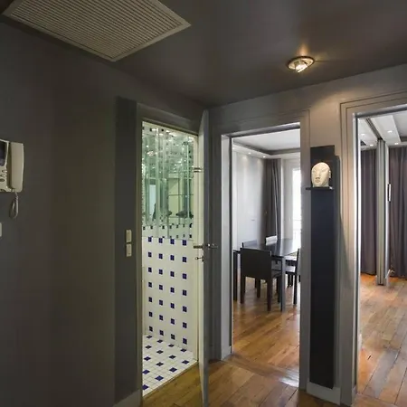 Faubourg Chic Apartament