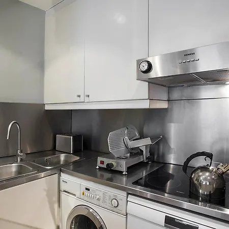 Faubourg Chic Апартаменты Париж